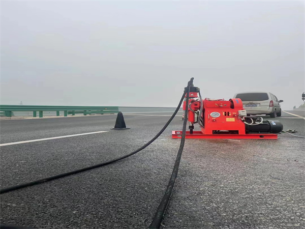 平乐马路路基路面开裂下沉注浆加固灌浆